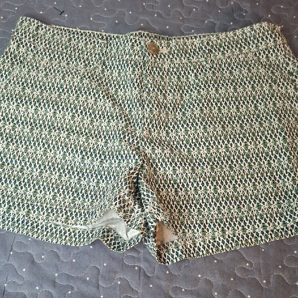 GAP Stylish Green Patterned Women's Shorts 4